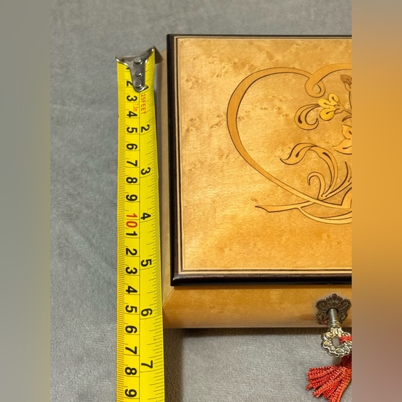 REUGE Wooden Heart Inlay Music Jewelry Box Maroon Velvet Lined,Italy - Picture 7 of 7